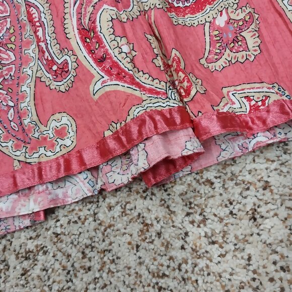 3532 Size XLarge Upcycled Jean Vest with Appliqued Flowers in Gold and Green. - Picture 5 of 7